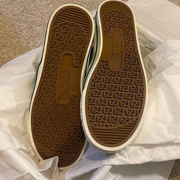 Authentic Gucci 1977 black/peach floral sneakers womens sz 39 - Picture 10 of 15